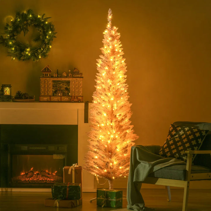 Roze smalle kerstboom vol warmwitte lampjes