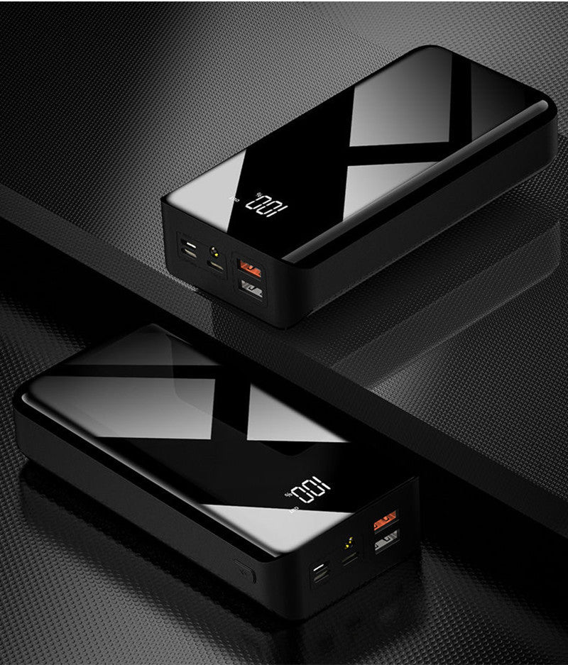 Zwarte powerbank 30000 mAh met display