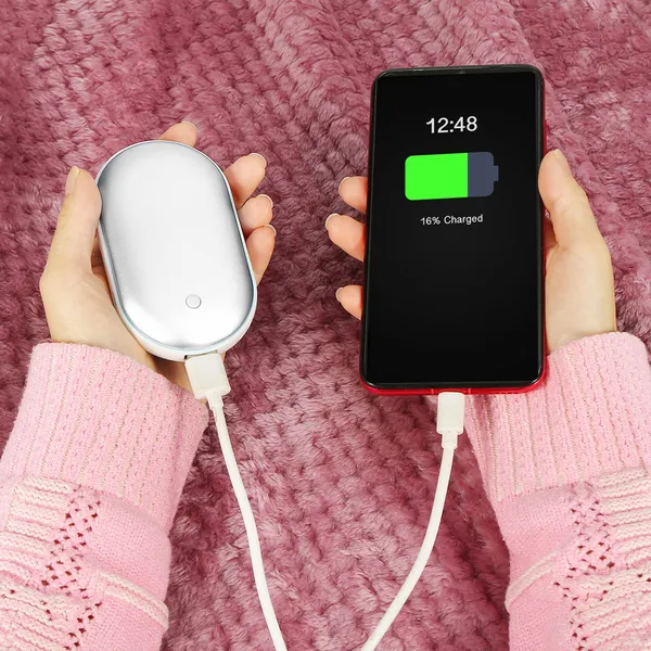 Zilveren handwarmer met powerbank 5000 mAh en 3 standen
