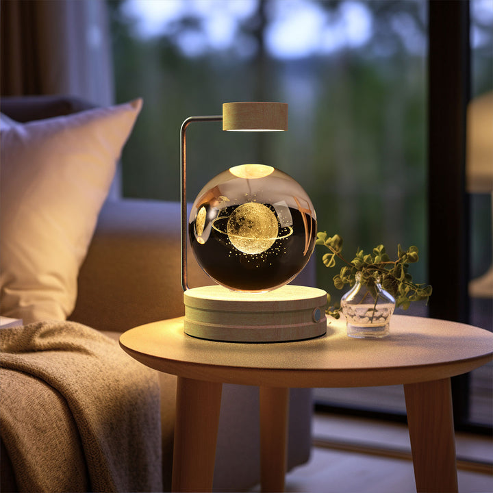 Kristallen bol met 3D gravure op houten voet