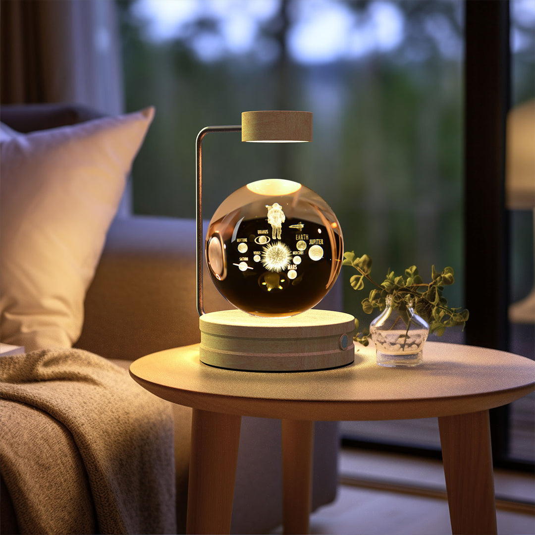 Kristallen bol met 3D gravure op houten voet
