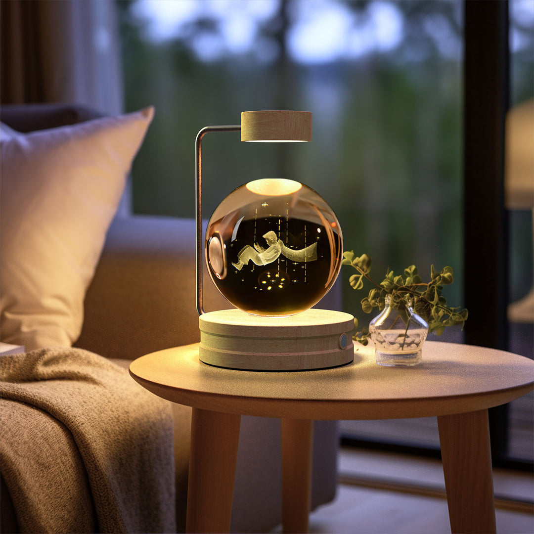 Kristallen bol met 3D gravure op houten voet