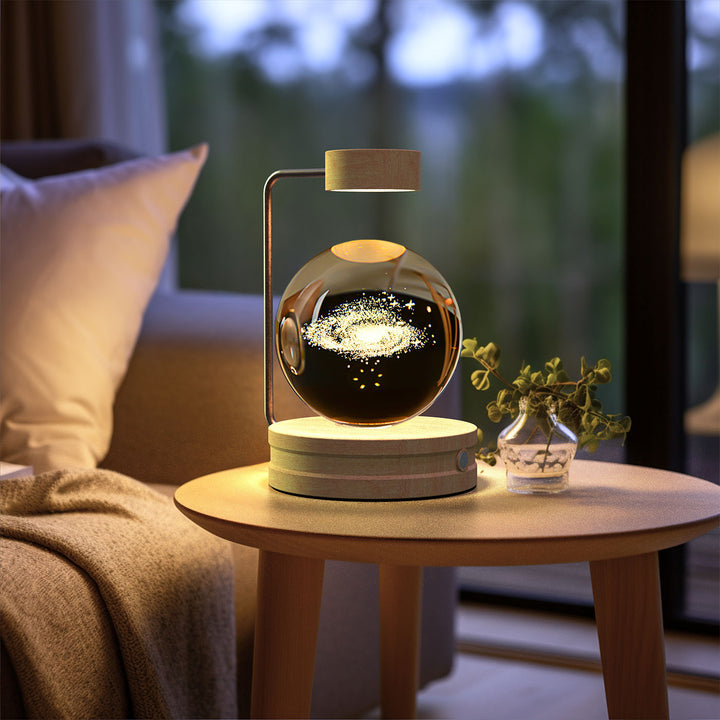 Kristallen bol met 3D gravure op houten voet