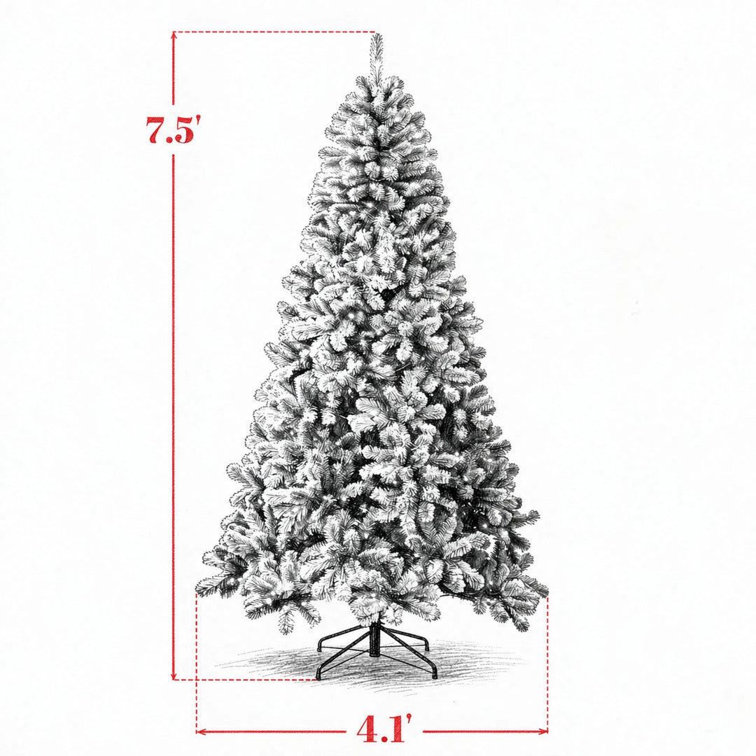 Grote besneeuwde Northern pine met lichtjes