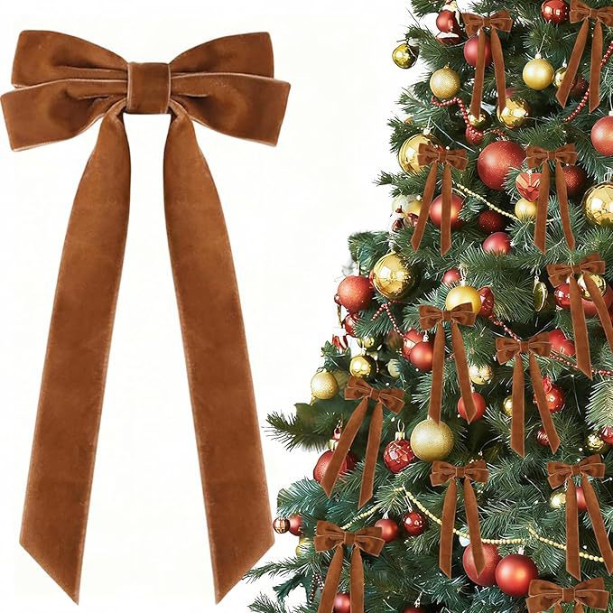 Rode fluwelen strik in de kerstboom