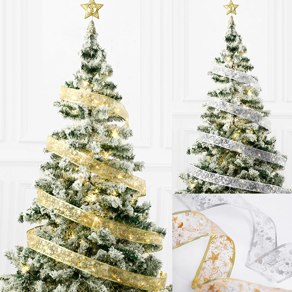 Gouden kerstlint met warme ledlampjes in kerstboom