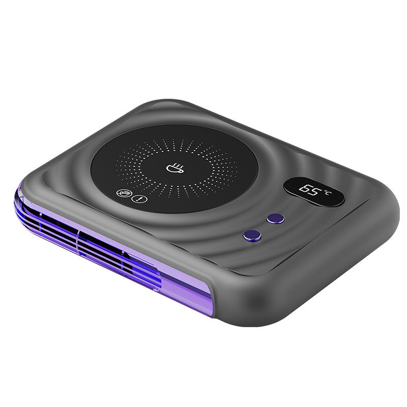 Bekerwarmer die warme lucht naar handen blaast