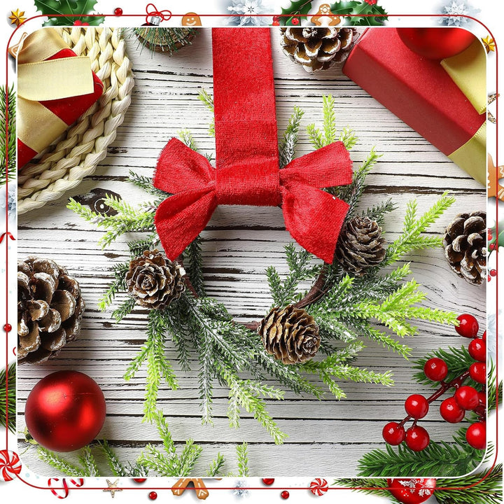 Klein kerstkransje met rode strik