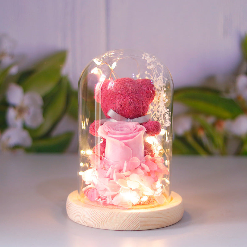 Beertje met eeuwige roos onder stolp met warm ledlicht