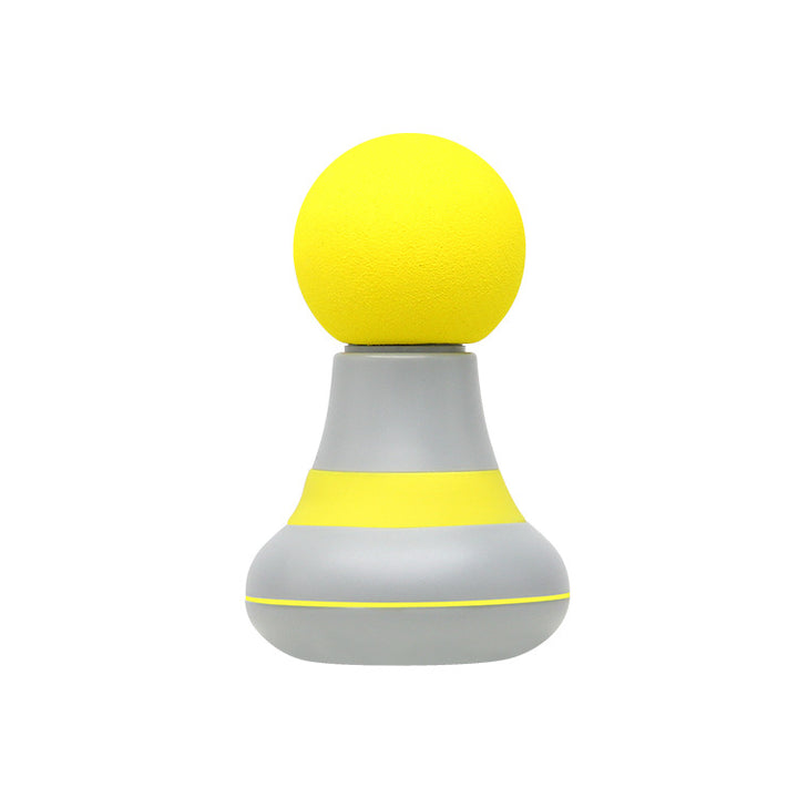 Blauwe mini massage gun in de hand