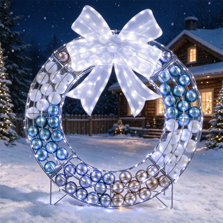 Staande verlichte kerstkrans met kerstballen