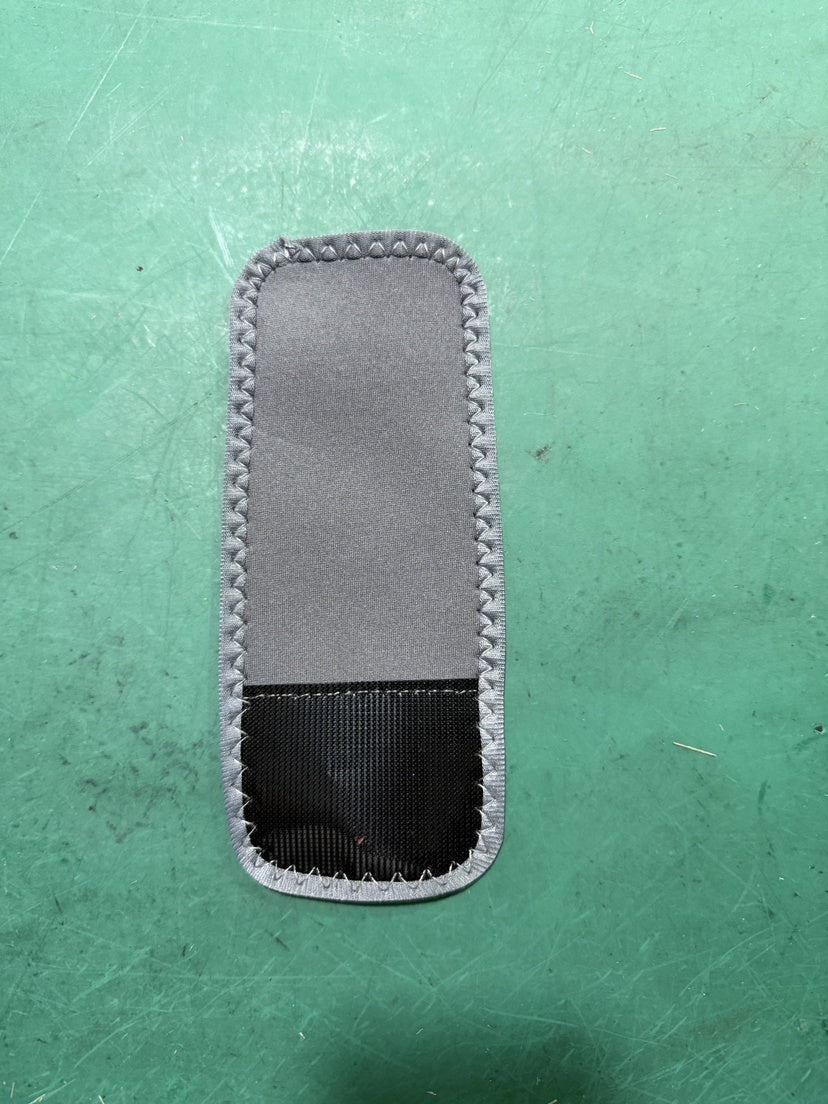 Grijze oplaadbare enkelband met ledscherm